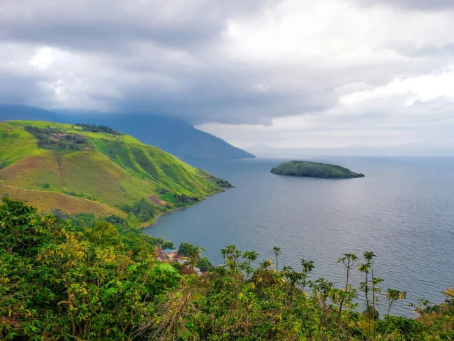 Lake Toba Travel