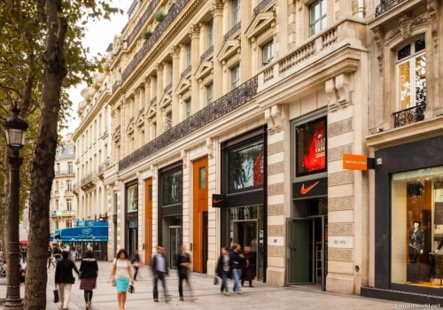 Avenue des Champs-Elysees 02