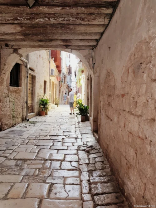 Balbi’s Arch – Rovinj 12
