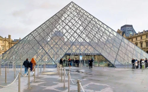 Louvre Museum 03