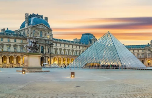 Louvre Museum 32