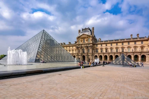 Louvre Museum 35