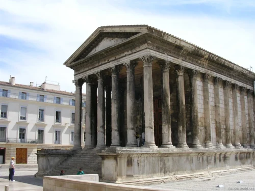 Nimes Photos 02