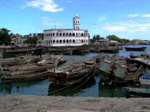 Old Friday Mosque of Moroni 14