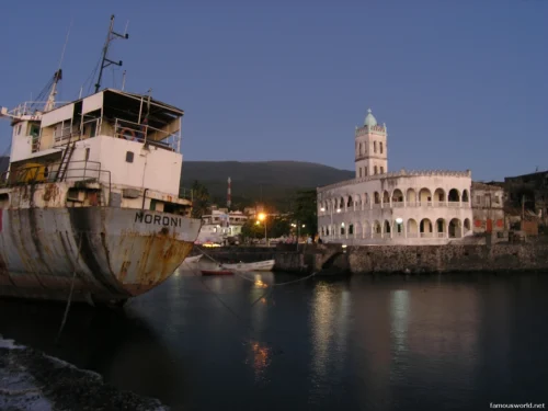 Old Friday Mosque of Moroni 16