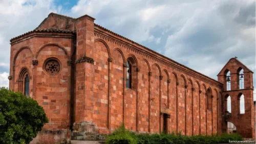 Chiesa Romanica San Pietro di Zuri 04