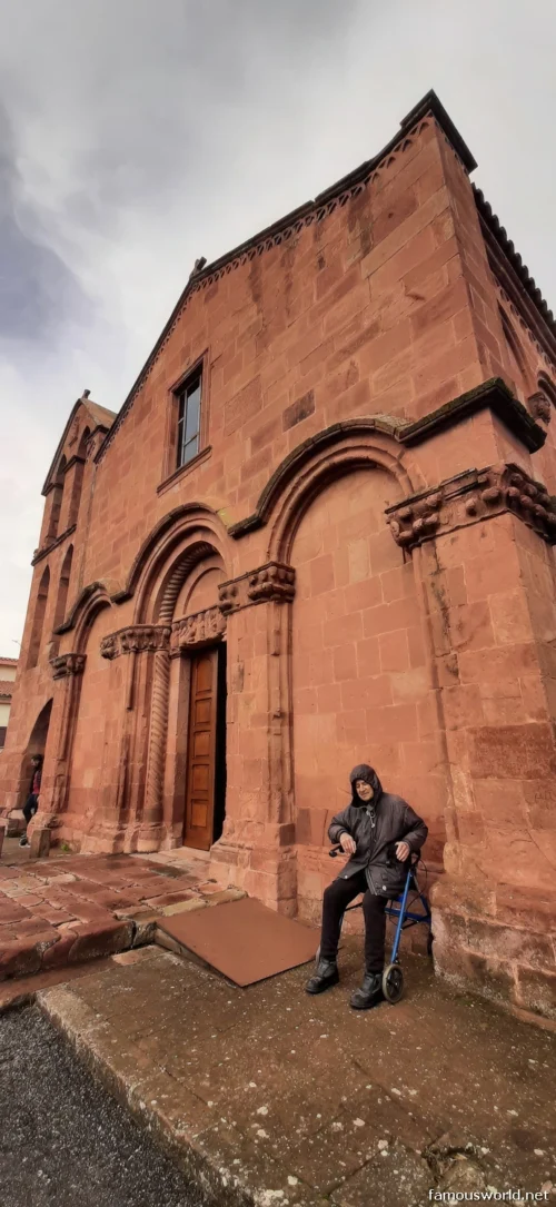 Chiesa Romanica San Pietro di Zuri 08
