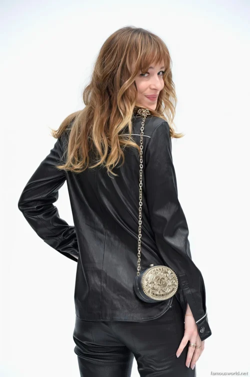 Dakota Johnson – Dakota Mayi Johnson 04