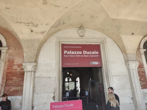 Doge Palace 68