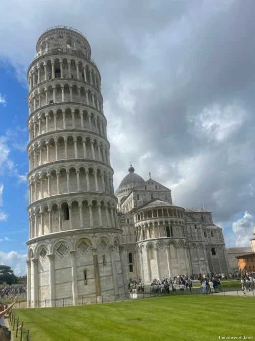 Leaning Tower of Pisa 07