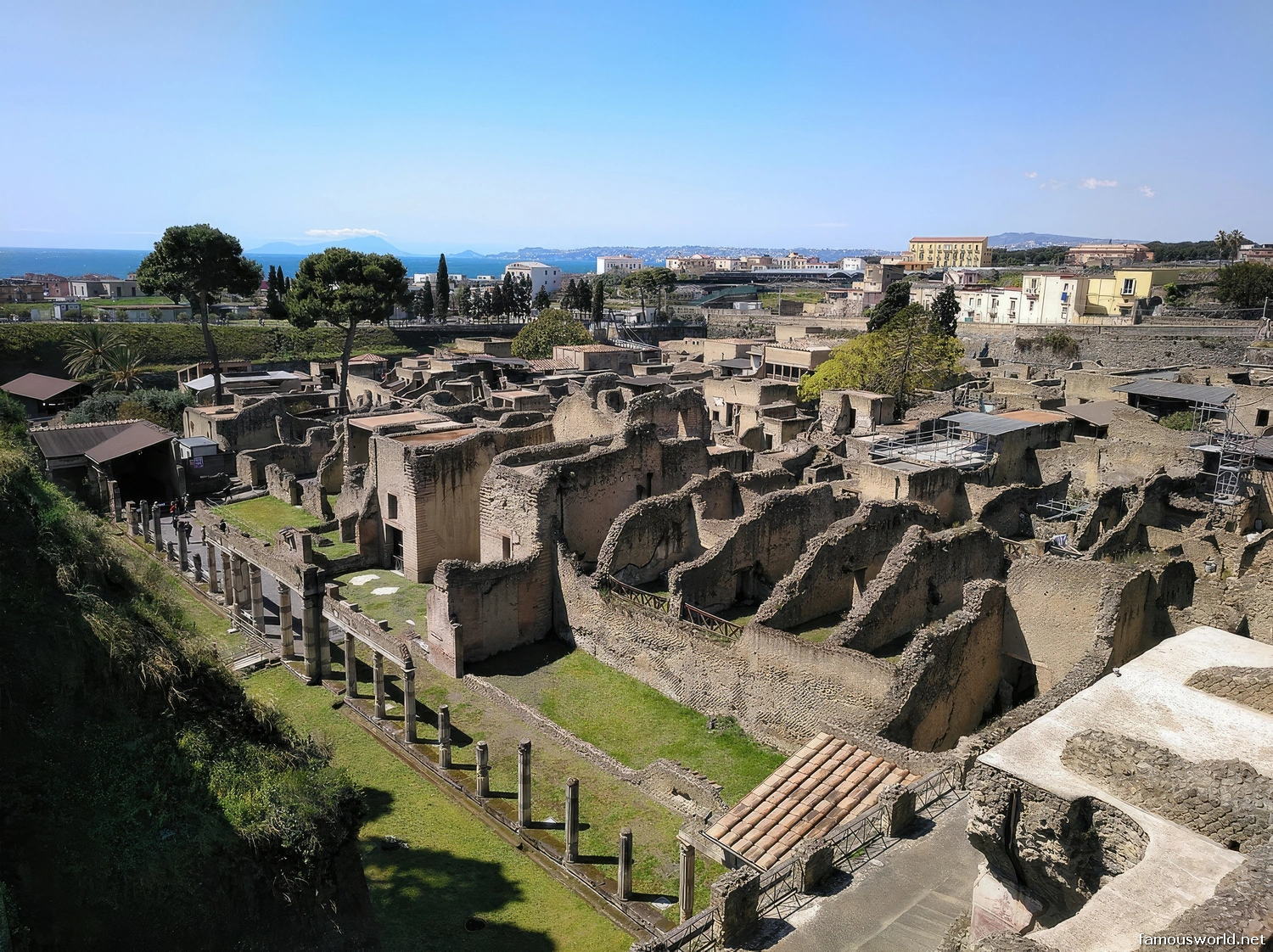 Pompeii and Herculaneum Pompeii and Herculaneum