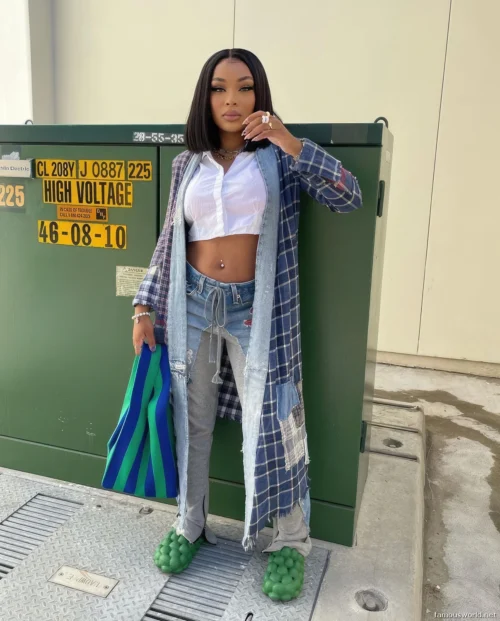 Aaliyah Jay Photos 01