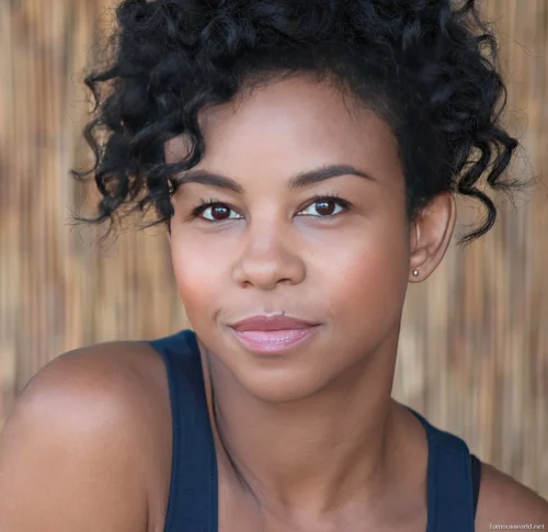 Aasha Davis Photos 04