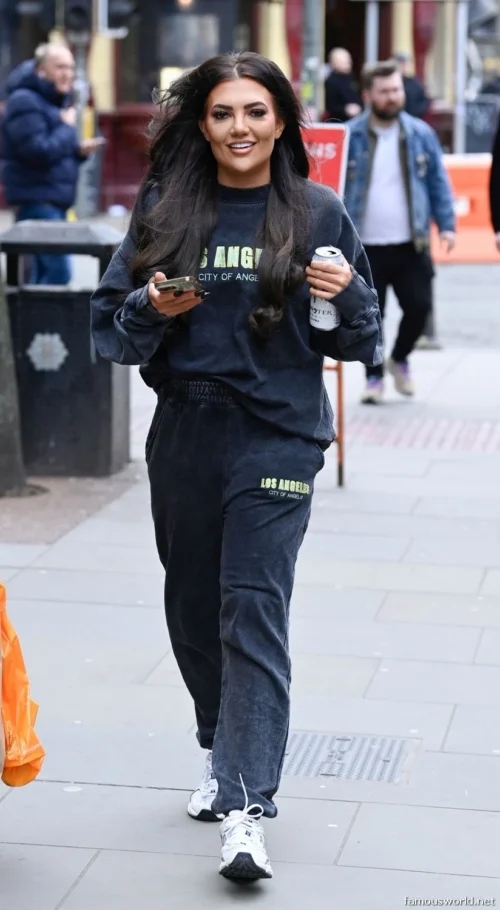 Abbie Holborn Photos 16